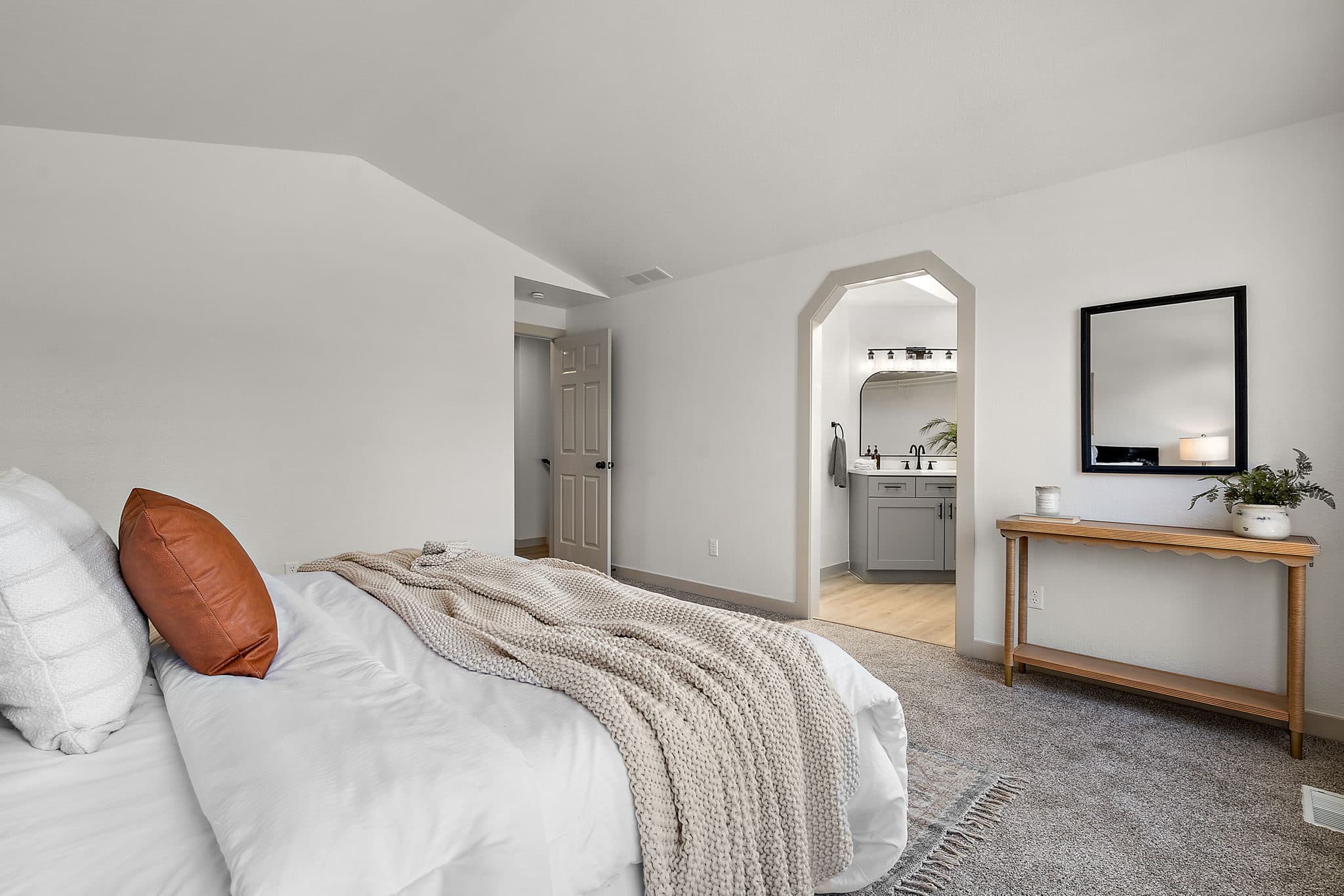 598 S Wickham Fen Way — renovation, photograph 7